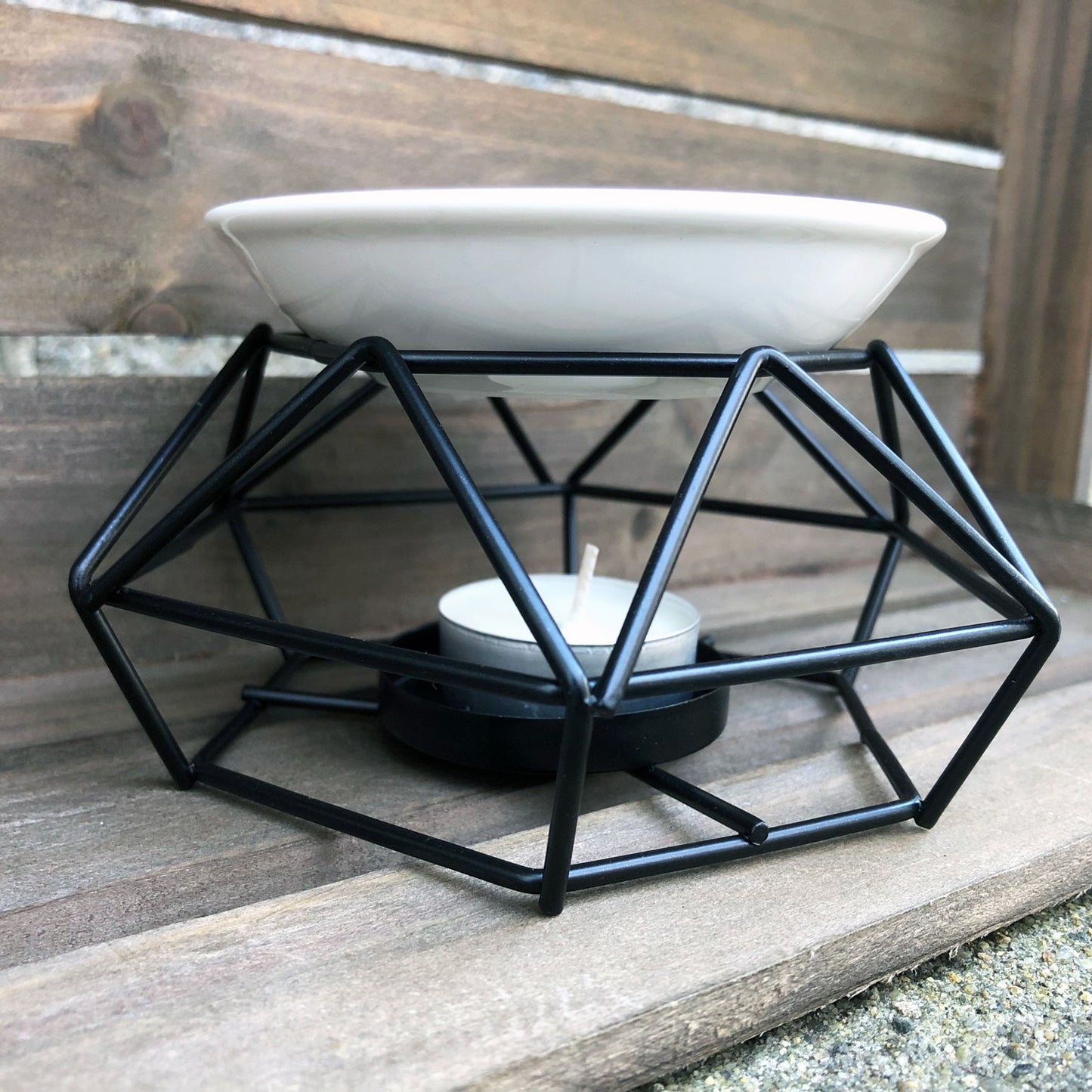 
                  
                    Geometric Wax Melter
                  
                